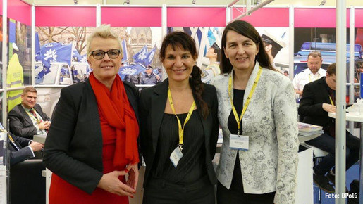 Sabine Schumann, Jacqueline Hirt und Kirsten Lühmann auf dem Europäischen Polizeikongress Sabine Schumann, Jacqueline Hirt und Kirsten Lühmann auf dem Europäischen Polizeikongress