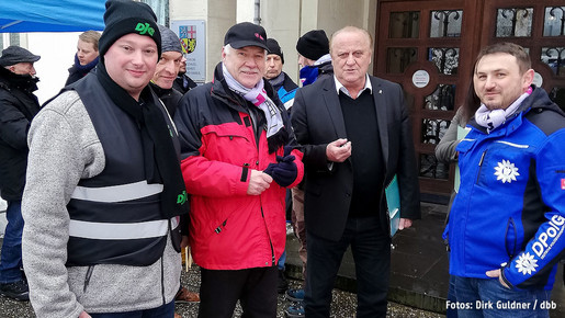 Ewald Linn, Vorsitzender des dbb saar, zusammen mit Hermann-Josef Siebigteroth, Bundesvorsitzender der VDStra., auf einer Demo in Rohrbach