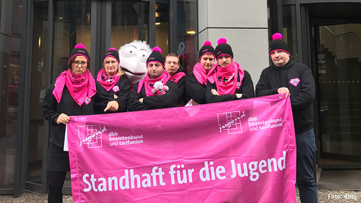 Einkommensrunde 2017: Jugendwoche beginnt mit bundesweiten Aktionen Einkommensrunde 2017: Jugendwoche beginnt mit bundesweiten Aktionen