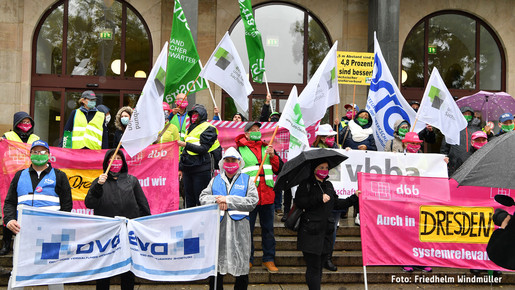 Protest zur Einkommensrunde 2020 in Dresden Beschäftigte demonstrieren
