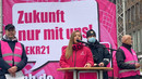 Die stellvertretende Vorsitzende der dbb jugend Liv Grolik bei ihrer Rede zur Demo in Hamburg