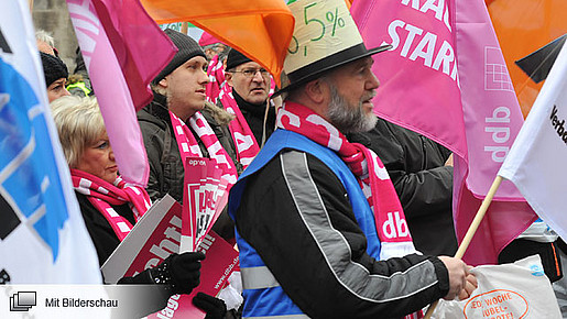 Einkommensrunde 2012 - dbb Truck in Nürnberg