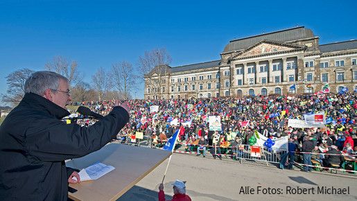 Warnstreiks im öffentlichen Dienst Sachsens - Zentrale Kundgebung in Dresden: