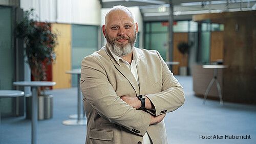 Zu sehen ist Toni Nickel, stellvertretender Vorsitzender der dbb jugend