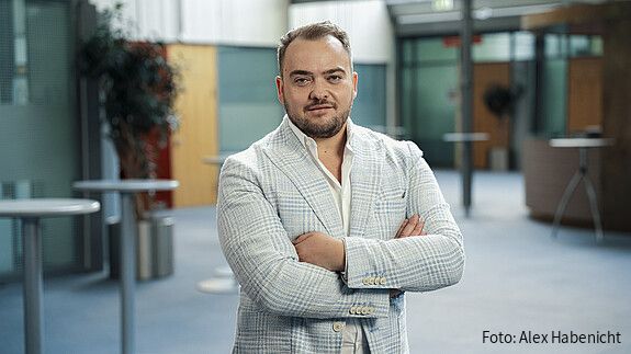 Fandrejewski: „Tarifeinigung trägt klare Jugendhandschrift“ Foto zum Thema "Tarifeinigung": Zu sehen ist Matthäus Fandrejewski, Vorsitzender der dbb jugend.