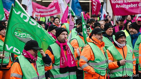 Das Foto zeigt die Demonstration anlässlich der Einkommensrunde 2025 am 26.02.2025 in München.