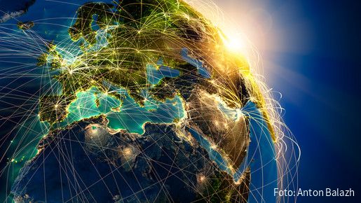 Vernetzter Erdball: Europa und Asien (Grafik) Vernetzter Erdball: Europa und Asien (Grafik)