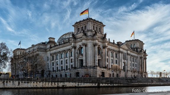 Bundestag  Außenansicht Deutscher Bundestag, Reichstagsgebäude Berlin