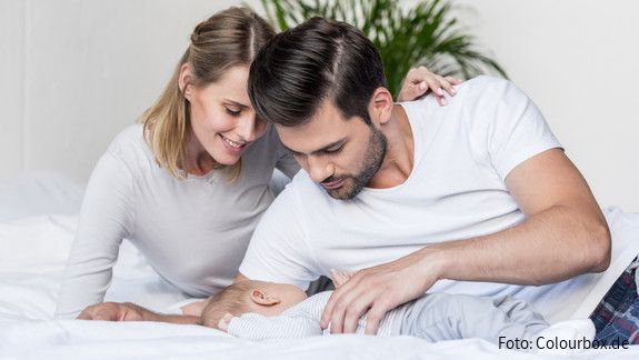 Eltern mit ihrem Baby Eltern