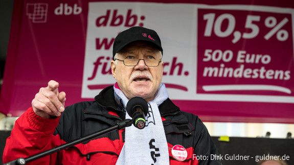 Einkommensrunde 2023 bei Bund und Kommunen: Protest in Saarbrücken Jahr > 2023, 23.03.2023, Veranstaltung > Demonstration, Ort > Europa > Deutschland > Saarland > Saarbrücken
