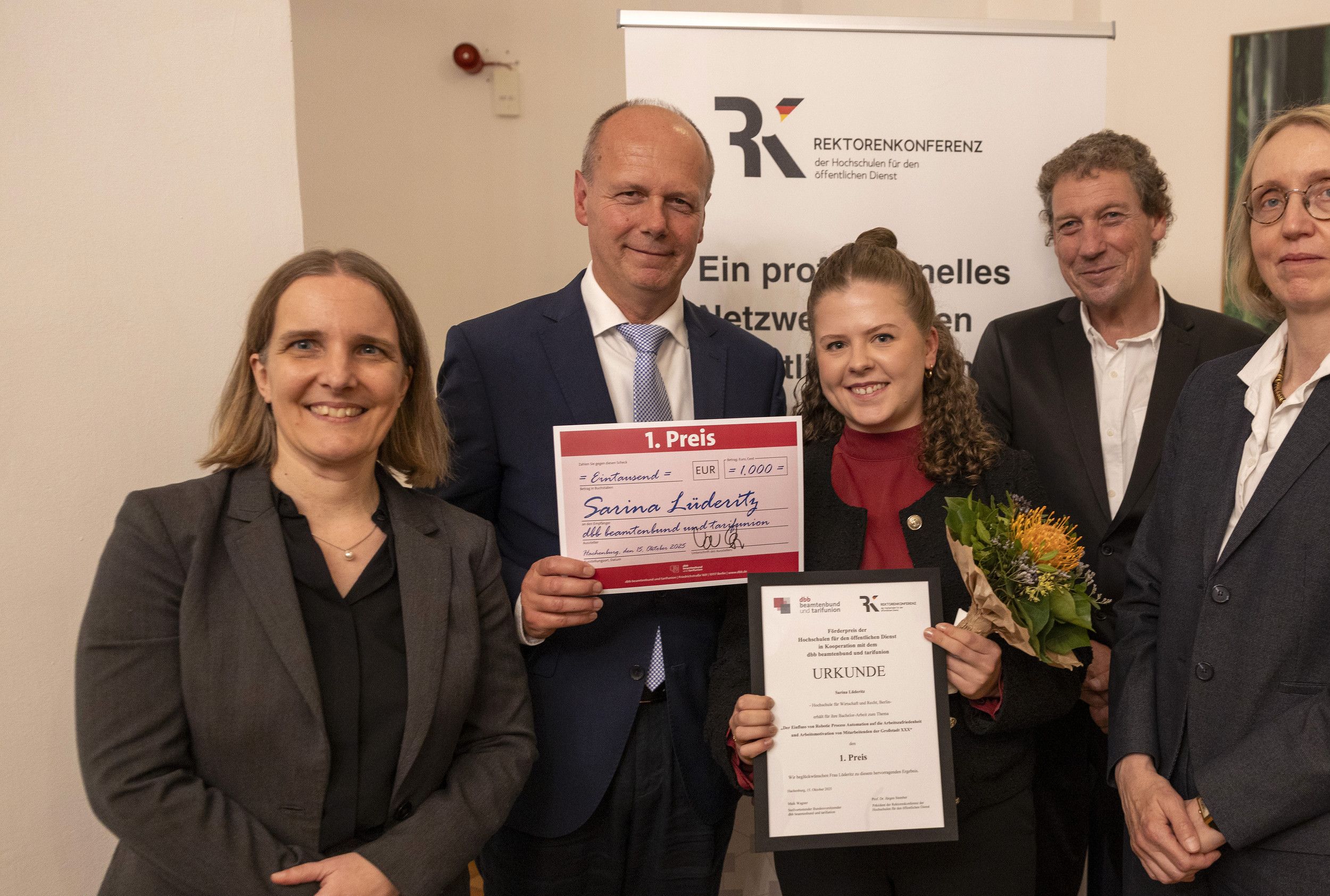 Nachwuchskräfte des öffentlichen Dienstes ausgezeichnet