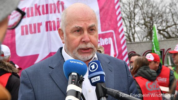 Auftakt der Einkommensrunde 2023 mit Bund und Kommunen Auftakt der Einkommensrunde 2023 mit Bund und Kommunen