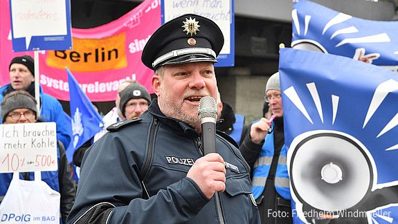 Einkommensrunde Bund und Kommunen 2023: Demo in Berlin