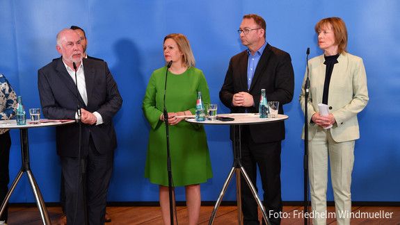 Einkommensrunde Bund und Kommunen 2023: Pressekonferenz zum Tarifabschluss Einkommensrunde Bund und Kommunen 2023: Pressekonferenz zum Tarifabschluss