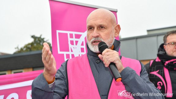 Einkommensrunde öffentlicher Dienst - Geyer: „Tarifunterschiede müssen ausgeglichen werden“ Einkommensrunde der Länder 2023, Einkommensrunde TvL, Tarifverhandlungen Länder, Forderungen dbb