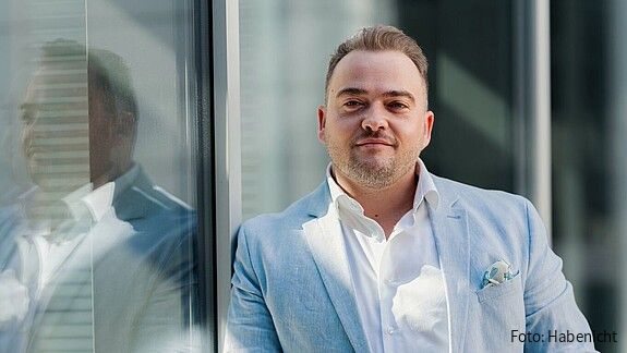 Kein Vertrauen verspielen, sondern Chancengleichheit fördern Das Foto zeigt Matthäus Fandrejewski, Vorsitzender der dbb jugend.