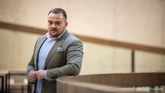 dbb jugend fordert Tempo von neuer Bundesregierung Zu sehen ist ein Porträtfoto von Matthäus Fandrejewski, dem Vorsitzenden der dbb jugend.