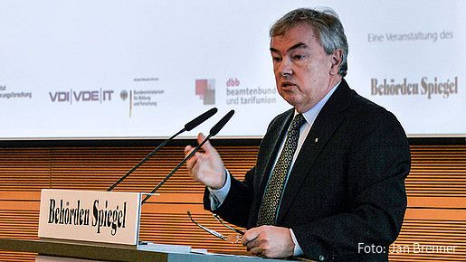 Klaus Dauderstädt beim Demografie-Kongress
