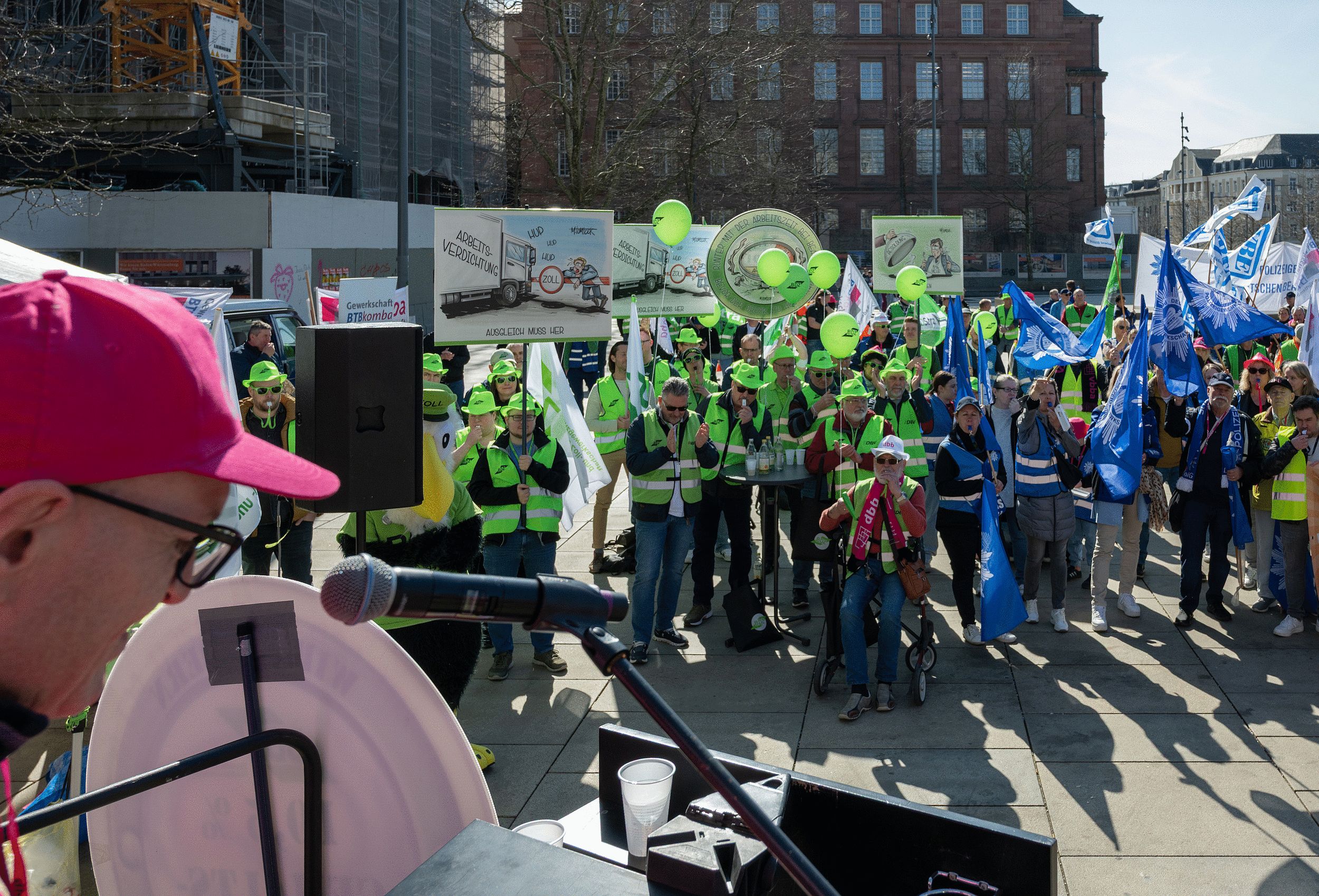 Freiburg: Protest für starken öffentlichen Dienst