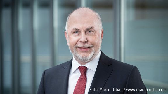 dbb Bundesvorsitzender Ulrich Silberbach dbb Chef Ulrich Silberbach im Portrait