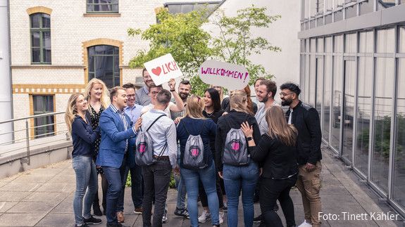 Junge Menschen eine Ausbildungsperspektive geben dbb jugend begrüßt Azubis
