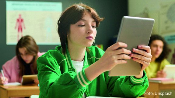 Es hapert bei der Digitalisierung in den Schulen: Es brauche mehr IT-Support und zeitliche Ressourcen für die Fortbildung der Lehrkräfte, fordern Lehrergewerkschaften. Es hapert bei der Digitalisierung in den Schulen: Es brauche mehr IT-Support und zeitliche Ressourcen für die Fortbildung der Lehrkräfte, fordern Lehrergewerkschaften.