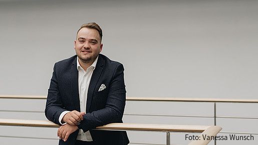 Foto zum Thema "Wählen ab 16": Zu sehen ist Matthäus Fandrejewski, Vorsitzender der dbb jugend, der sich dafür ausspricht.