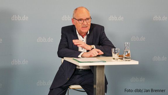 dbb forum ÖFFENTLICHER DIENST digital: "Beitragssprünge in der PKV - muss das sein?" PKV, Private Krankenversicherung, dbb forum öffentlicher Dienst