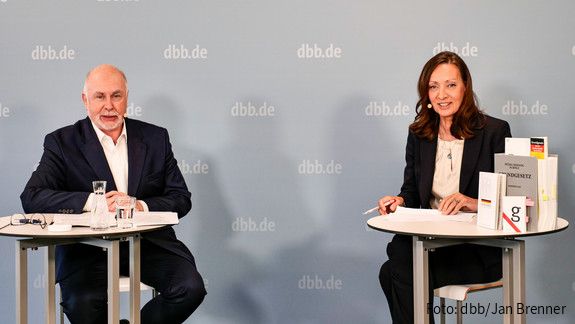 dbb dialog: Einigkeit und Recht und Freiheit - 75 Jahre Grundgesetz dbb dialog: Einigkeit und Recht und Freiheit - 75 Jahre Grundgesetz