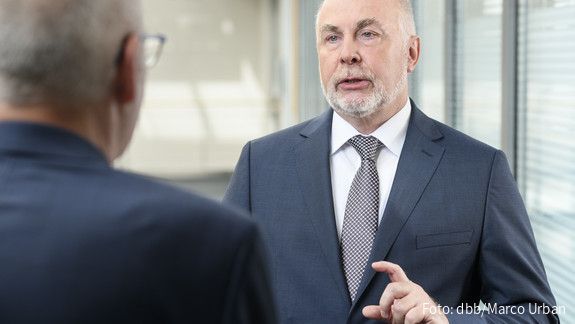 Silberbach Ulrich Silberbach, Bundesvorsitzender des dbb, im Gespräch