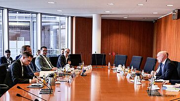 „Wer die Beschäftigten des öffentlichen Dienstes angreift, greift den Staat an“