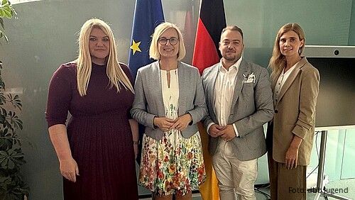 Das Foto zeigt Daria Abramov, Christiane Schenderlein, Matthäus Fandrejewski und dbb-Jugendreferentin Anna Muzyka.
