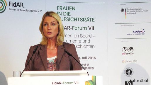 Manuela Schwesig beim FidAR-Forum Manuela Schwesig beim FidAR-Forum